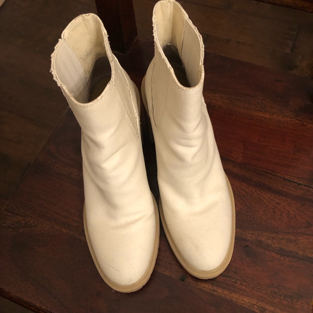 Dolce Vita Cream Castor H2O Booties 👢- Size 9.5 - Picture 4 of 6